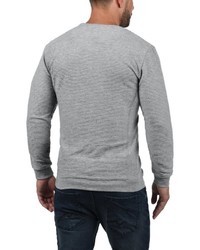 grauer Pullover mit einem Rundhalsausschnitt von Solid