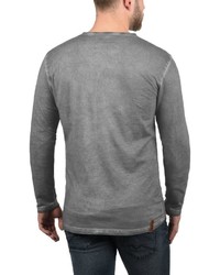 grauer Pullover mit einem Rundhalsausschnitt von Solid