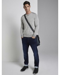 grauer Pullover mit einem Rundhalsausschnitt von Tom Tailor