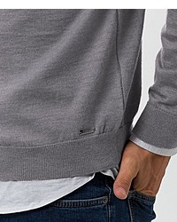 grauer Pullover mit einem V-Ausschnitt von Brax