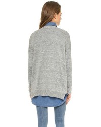 grauer Pullover mit einem V-Ausschnitt von BB Dakota