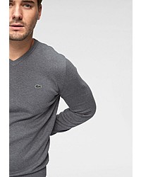 grauer Pullover mit einem V-Ausschnitt von Lacoste