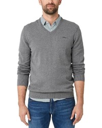 grauer Pullover mit einem V-Ausschnitt von s.Oliver