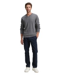 grauer Pullover mit einem V-Ausschnitt von Tom Tailor