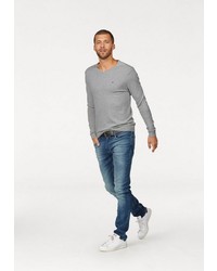 grauer Pullover mit einem V-Ausschnitt von Tommy Jeans