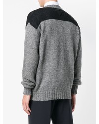 grauer Pullover mit einem V-Ausschnitt von Prada