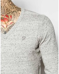 grauer Pullover mit einem V-Ausschnitt von Diesel