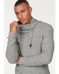 grauer Pullover mit einer weiten Rollkragen von John Devin