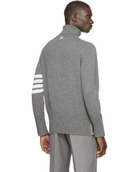 grauer Rollkragenpullover von Thom Browne