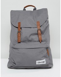 grauer Rucksack von Eastpak