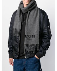 grauer Schal von Moschino