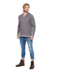 grauer Strick Pullover mit einem Kapuze von Musterbrand