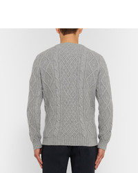 grauer Strickpullover