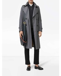 grauer Trenchcoat von Burberry