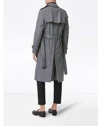 grauer Trenchcoat von Burberry