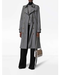 grauer Trenchcoat von Burberry