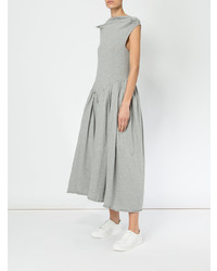 graues ausgestelltes Kleid von Aalto