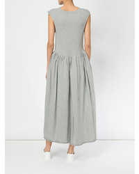 graues ausgestelltes Kleid von Aalto