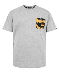 graues bedrucktes T-Shirt mit einem Rundhalsausschnitt von A Bathing Ape