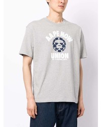 graues bedrucktes T-Shirt mit einem Rundhalsausschnitt von AAPE BY A BATHING APE