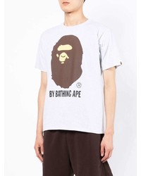 graues bedrucktes T-Shirt mit einem Rundhalsausschnitt von A Bathing Ape