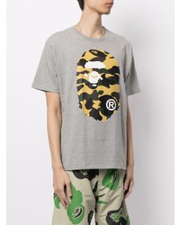 graues bedrucktes T-Shirt mit einem Rundhalsausschnitt von A Bathing Ape