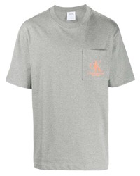 graues bedrucktes T-Shirt mit einem Rundhalsausschnitt von Calvin Klein Jeans Est. 1978