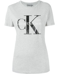 graues bedrucktes T-Shirt mit einem Rundhalsausschnitt von Calvin Klein Jeans