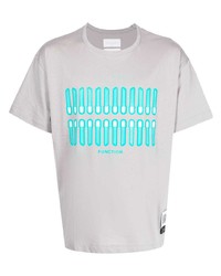 graues bedrucktes T-Shirt mit einem Rundhalsausschnitt von Fumito Ganryu