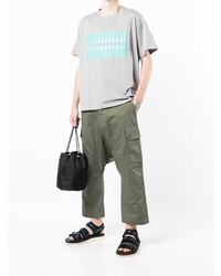 graues bedrucktes T-Shirt mit einem Rundhalsausschnitt von Fumito Ganryu