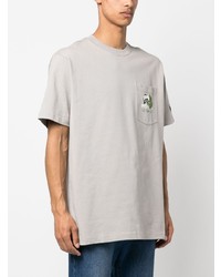 graues bedrucktes T-Shirt mit einem Rundhalsausschnitt von Filson