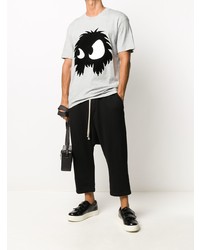 graues bedrucktes T-Shirt mit einem Rundhalsausschnitt von McQ Swallow