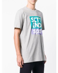 graues bedrucktes T-Shirt mit einem Rundhalsausschnitt von adidas