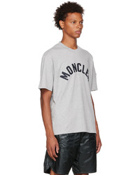 graues bedrucktes T-Shirt mit einem Rundhalsausschnitt von Moncler