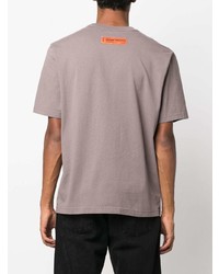 graues bedrucktes T-Shirt mit einem Rundhalsausschnitt von Heron Preston