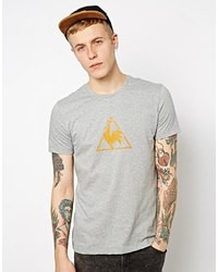 graues bedrucktes T-Shirt mit einem Rundhalsausschnitt von Le Coq Sportif