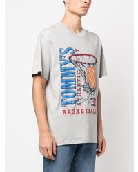 graues bedrucktes T-Shirt mit einem Rundhalsausschnitt von Tommy Jeans