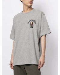 graues bedrucktes T-Shirt mit einem Rundhalsausschnitt von A Bathing Ape