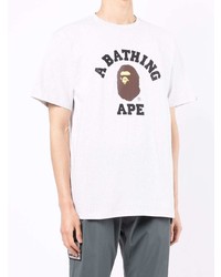 graues bedrucktes T-Shirt mit einem Rundhalsausschnitt von A Bathing Ape