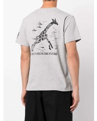graues bedrucktes T-Shirt mit einem Rundhalsausschnitt von Engineered Garments