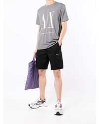 graues bedrucktes T-Shirt mit einem Rundhalsausschnitt von Armani Exchange