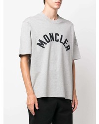 graues bedrucktes T-Shirt mit einem Rundhalsausschnitt von Moncler