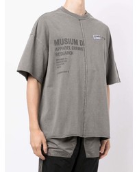 graues bedrucktes T-Shirt mit einem Rundhalsausschnitt von Musium Div.