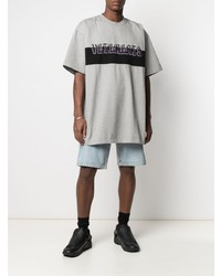 graues bedrucktes T-Shirt mit einem Rundhalsausschnitt von Vetements