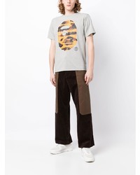 graues bedrucktes T-Shirt mit einem Rundhalsausschnitt von A Bathing Ape