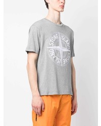 graues bedrucktes T-Shirt mit einem Rundhalsausschnitt von Stone Island