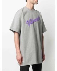 graues bedrucktes T-Shirt mit einem Rundhalsausschnitt von Vetements