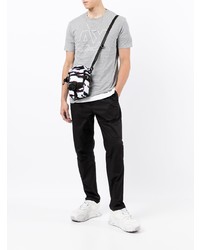 graues bedrucktes T-Shirt mit einem Rundhalsausschnitt von Armani Exchange