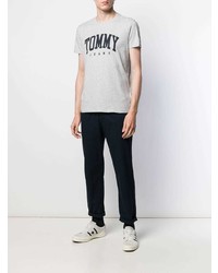 graues bedrucktes T-Shirt mit einem Rundhalsausschnitt von Tommy Jeans