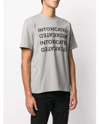 graues bedrucktes T-Shirt mit einem Rundhalsausschnitt von Intoxicated